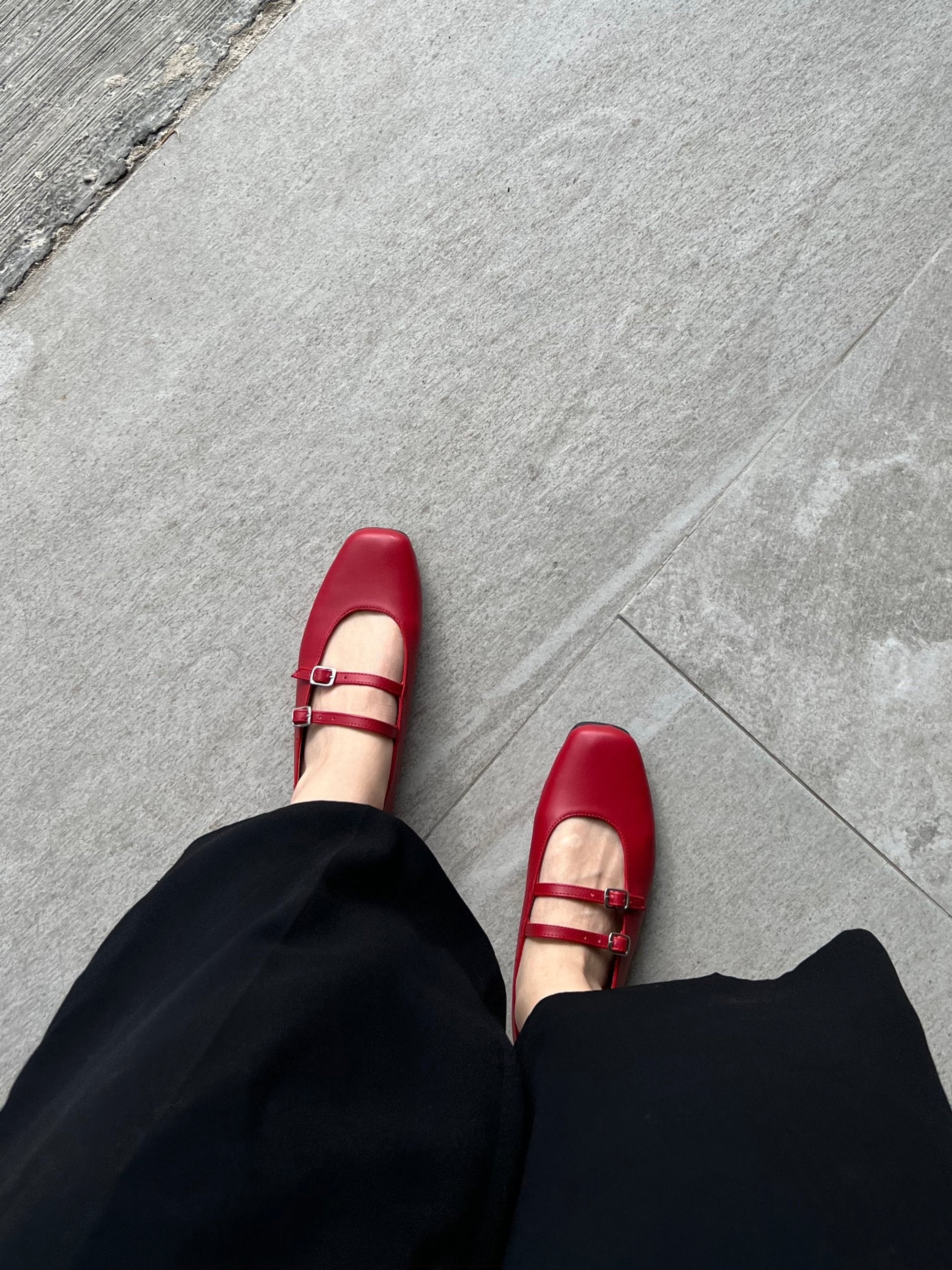 zapatilla piso rojo